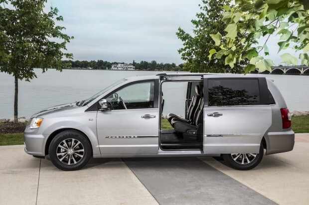 2014 chrysler town and country doors
