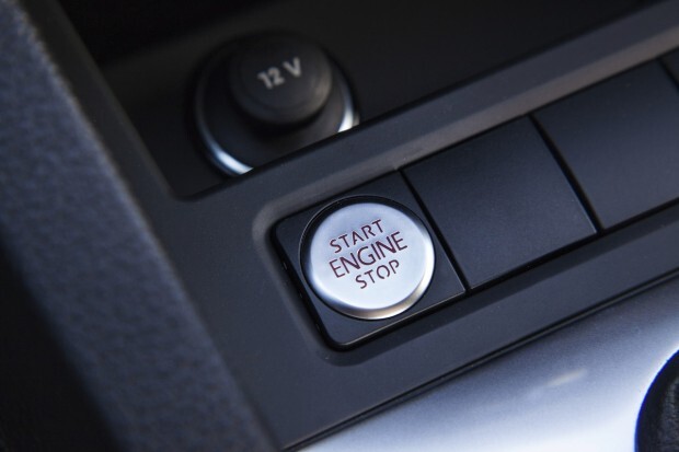 2014_volkswagen_jetta_tdi_button
