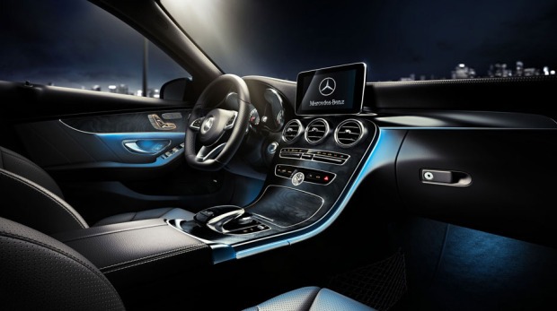 2015-C-CLASS-SEDAN-GALLERY-012-GOI-D
