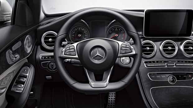 2015-C-CLASS-SEDAN-GALLERY-015-GOI-D
