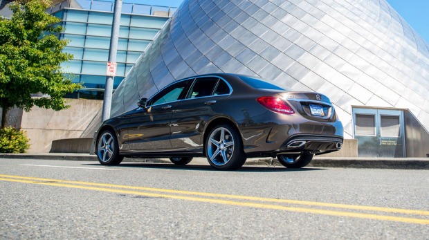 2015-C-CLASS-SEDAN-GALLERY-024-GOE-D