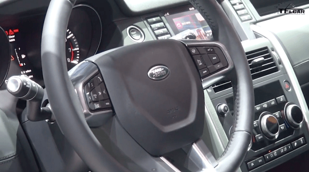2016_land_rover_discovery_sport_interior_dash
