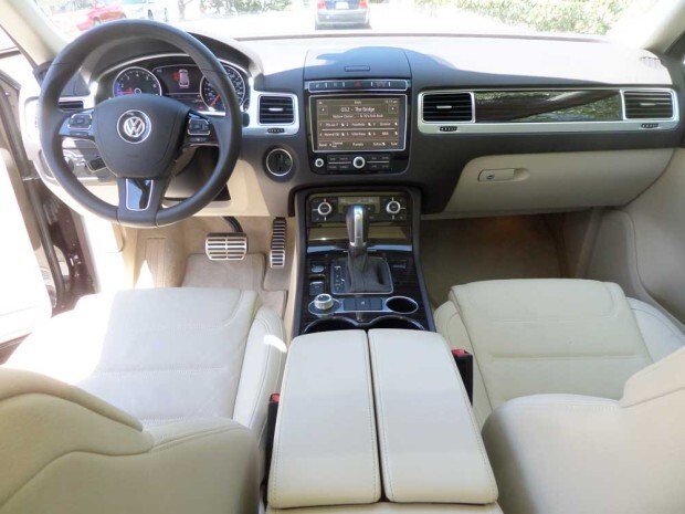 2015-VW-Touareg-interior
