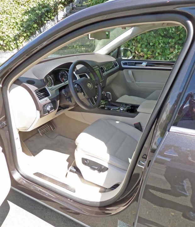 2015-VW-Touareg-Interior