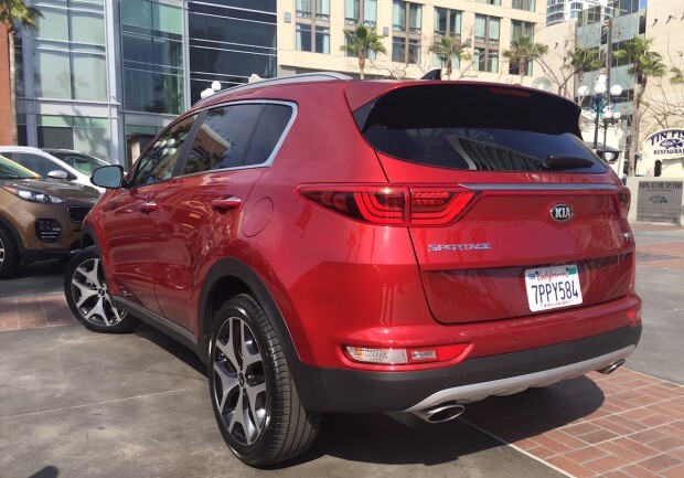 2017-kia-sportage-rear-tail