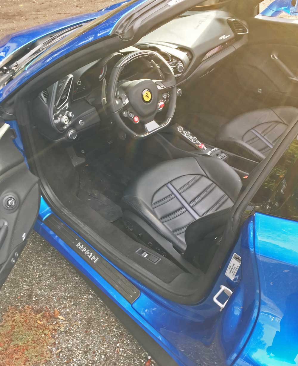 ferrari-488-spider-int