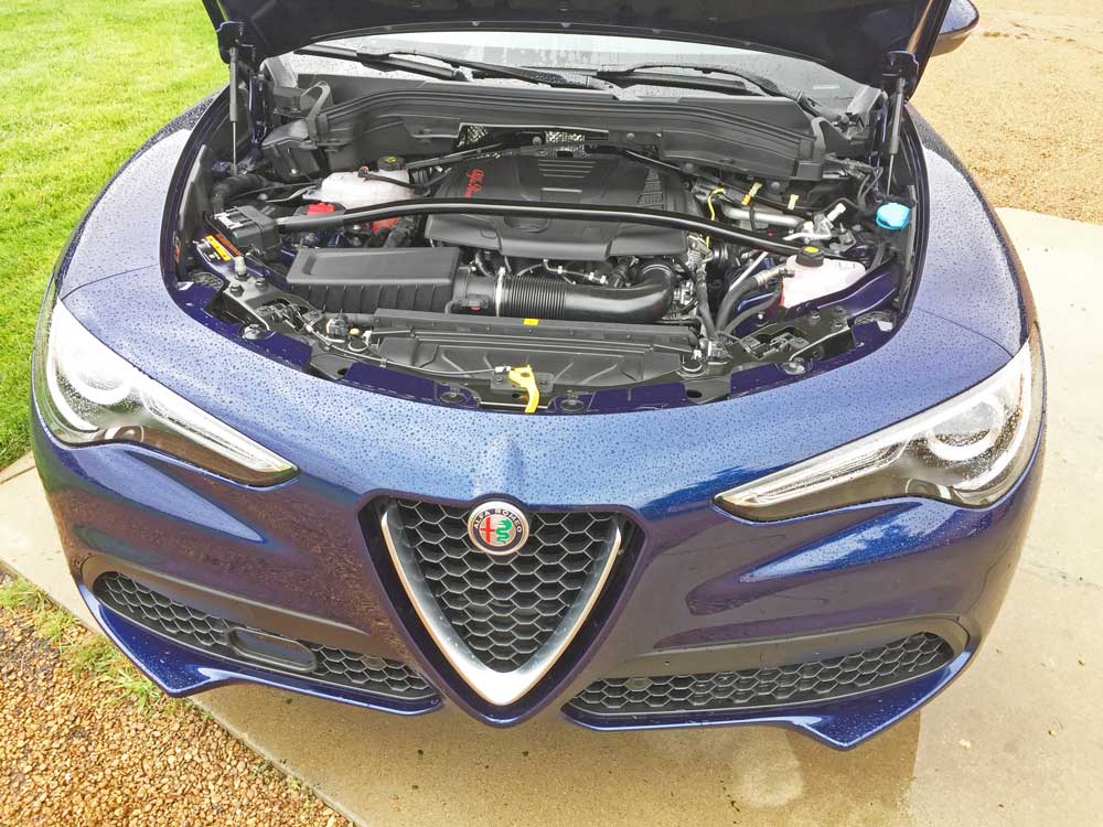 Alfa-Romeo-Stelvio-Sport-Eng