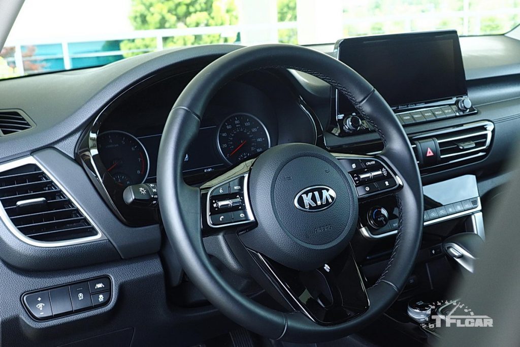 cockpit | 2021 kia seltos
