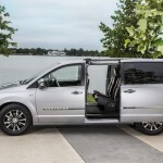 2014 chrysler town and country doors