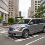 2014 chrysler town and country minivan lights