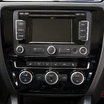 2015 VW Jetta TDI center console
