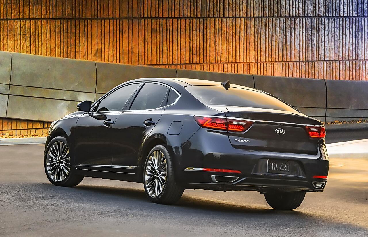 2017 Kia Cadenza