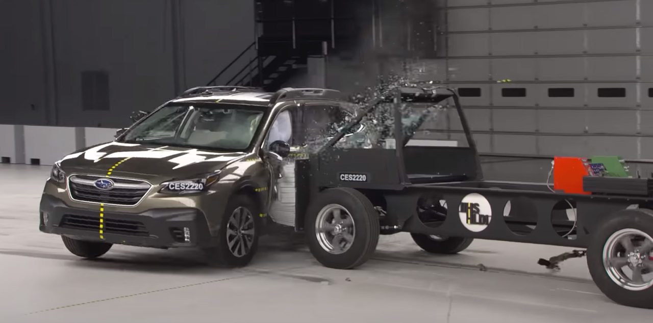 2023 Subaru Outback IIHS  side crash test
