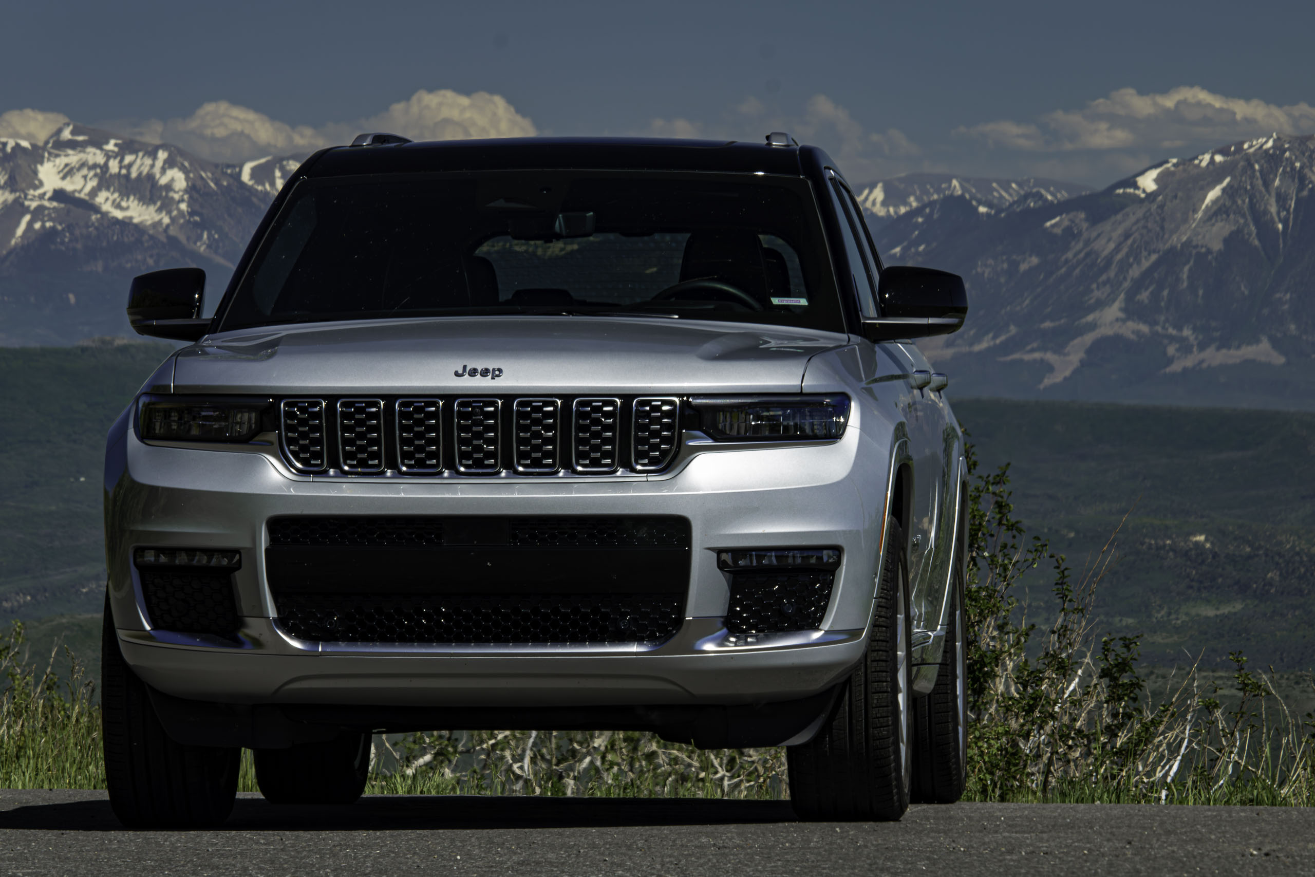 2023 Jeep Grand Cherokee L - Stellantis recall news (rearview camera display)