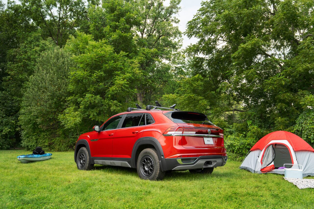 2024 Volkswagen Atlas Cross Sport Basecamp accessories package