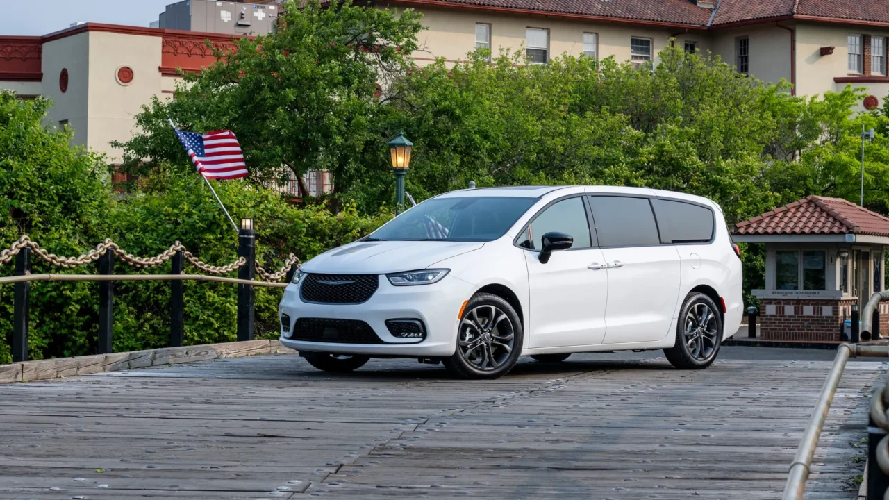 2026 Chrysler Pacifica 100th Anniversary Edition