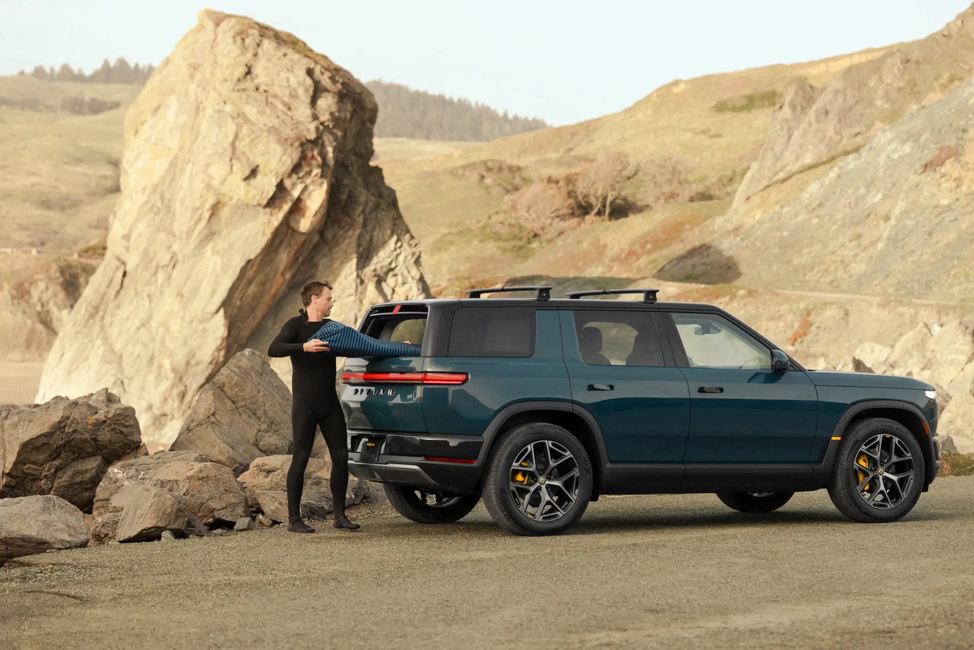 2026 Rivian R2 Performance Launch Package